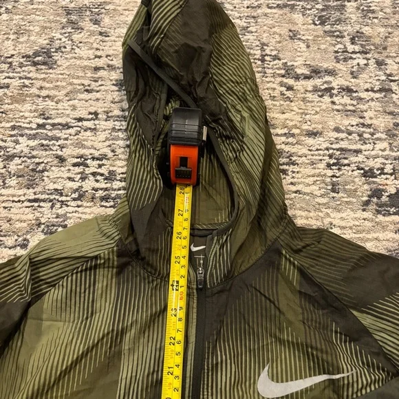 Nike Impossibly Light Running Jacket Hooded Packable Full Zip Reflective Medium - Picture 10 of 13